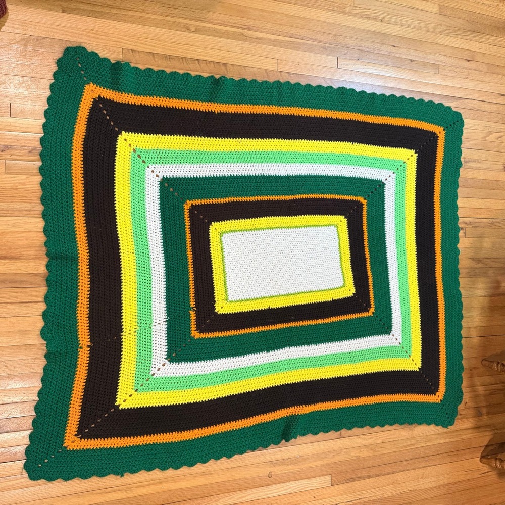 Handmade Crochet Blanket Throw OS Rectangle Colorblock Scalloped Green EUC